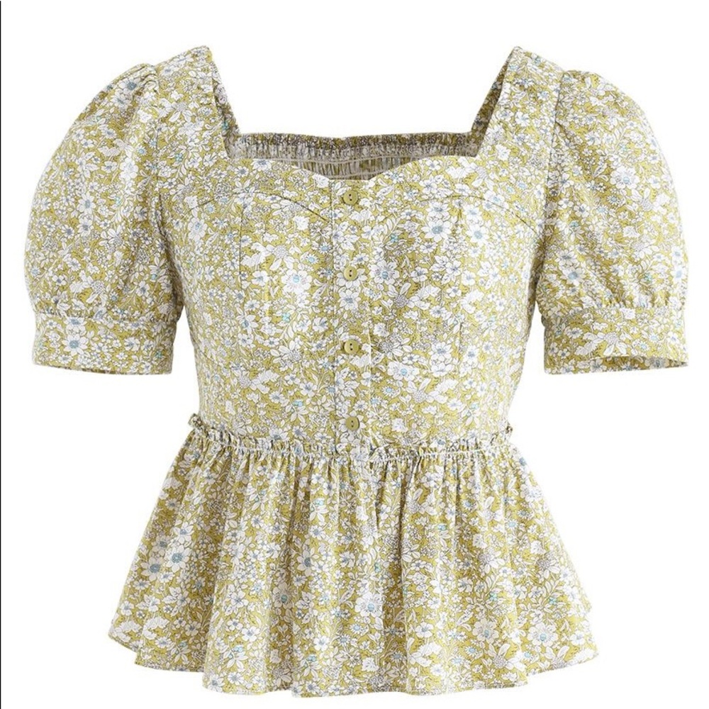 Green pistachio floral crop top button down, ballon sleeve, elastic back